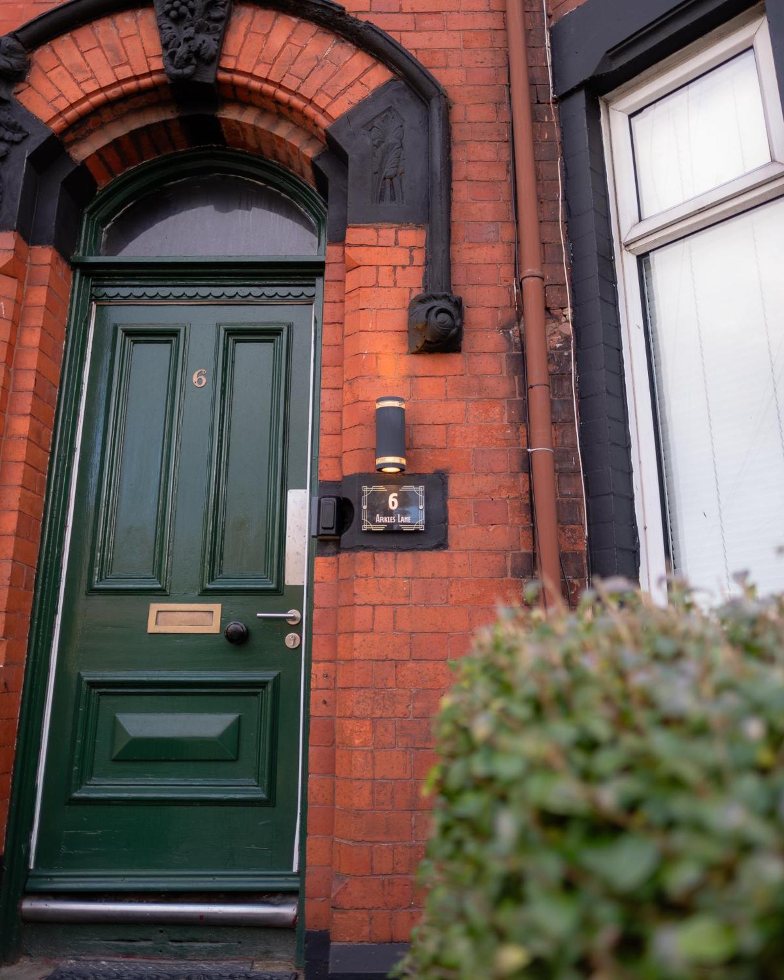 Entire Modern House Liverpool, 6 Bedrooms Buitenkant foto
