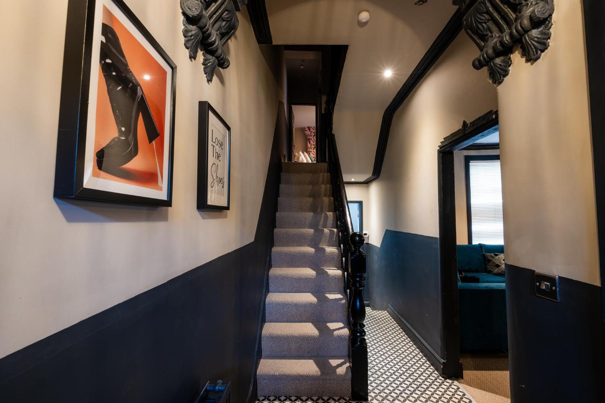 Entire Modern House Liverpool, 6 Bedrooms Buitenkant foto