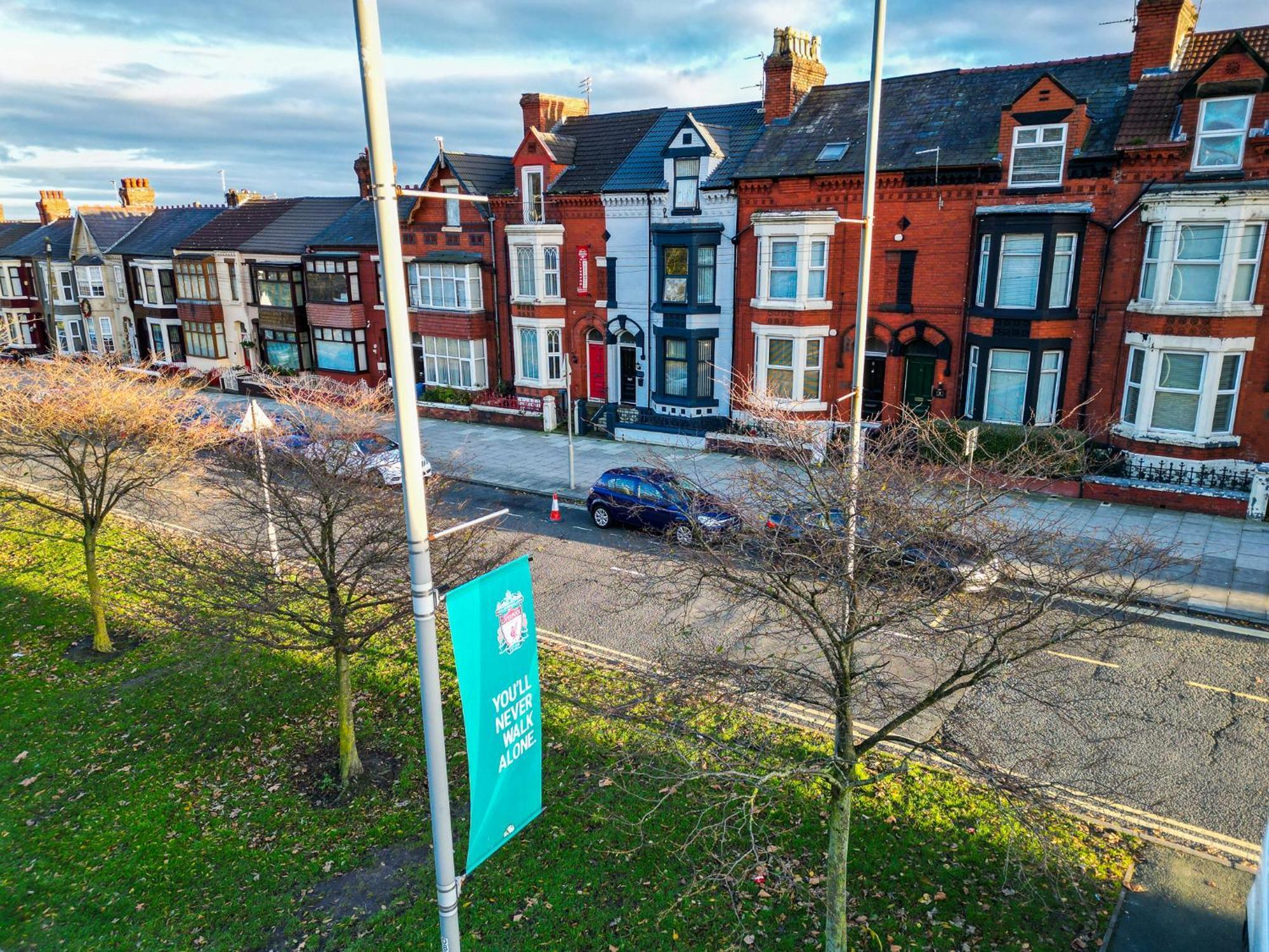 Entire Modern House Liverpool, 6 Bedrooms Buitenkant foto